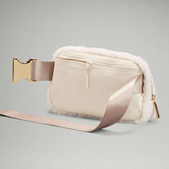 Lululemon Fleece Belt Bag, Ivory Color - Picture 4 of 5